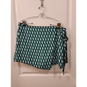 DVF Green Skort in Geometric Print